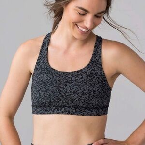 Lululemon Invigorate sports bra size 10 (Large)